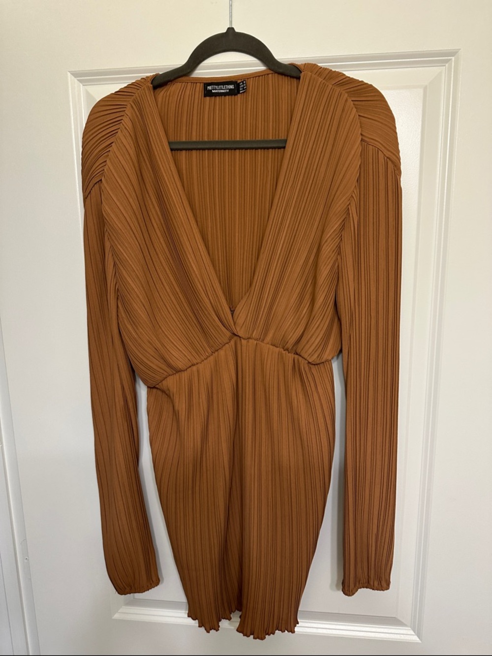 PrettyLittle Thing Pleated Rust Brown Long Sleeve V-Neck maternity dress- 12